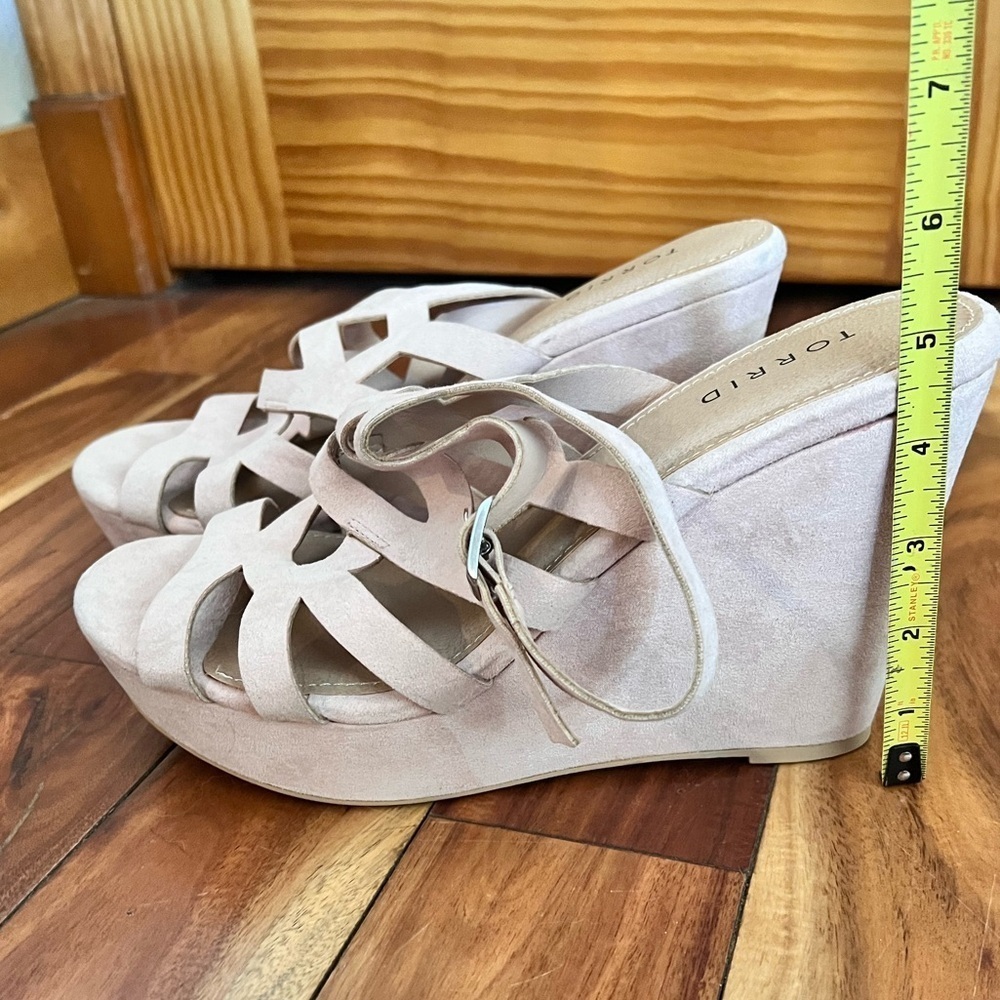 Torrid 11 Wide Blush Pink Platform Wedge Shoes Ankle Strap Office Wedding Casual - Picture 6 of 8